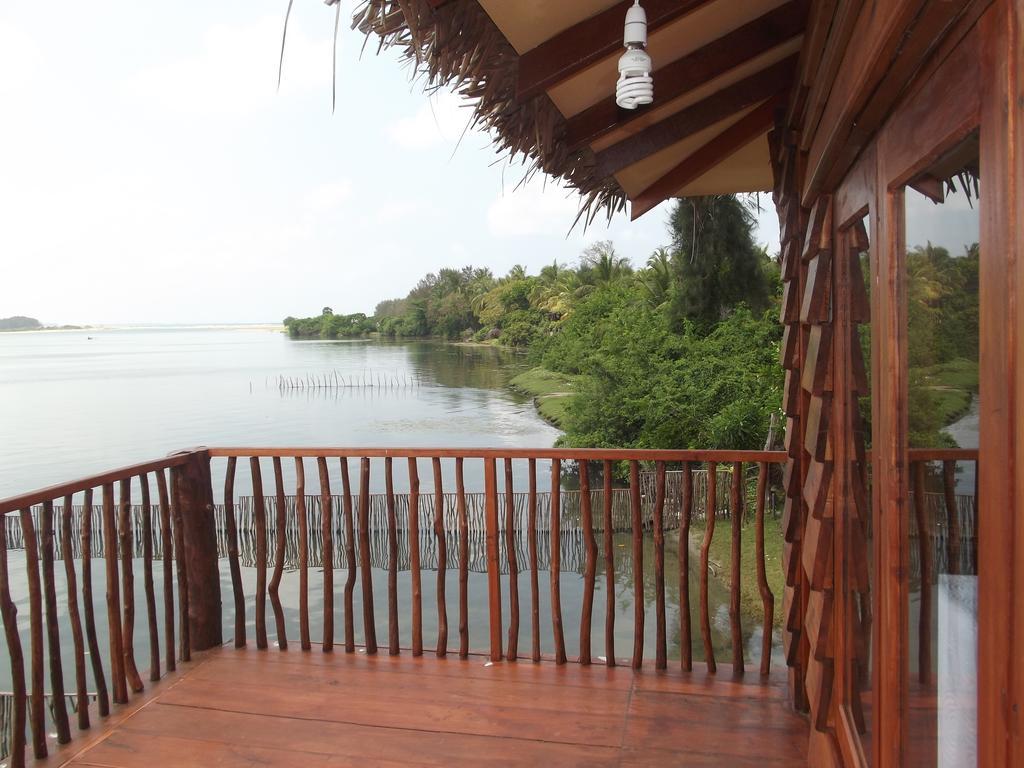 Lord Of The Forest Hotel Batticaloa Room photo